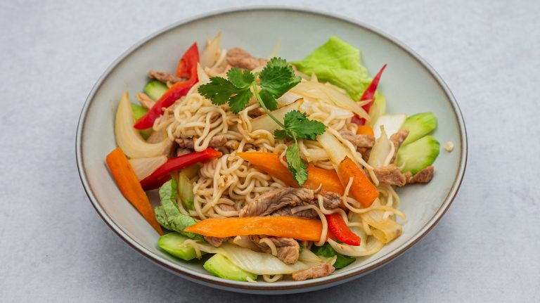 Pržene nudle sa mesom