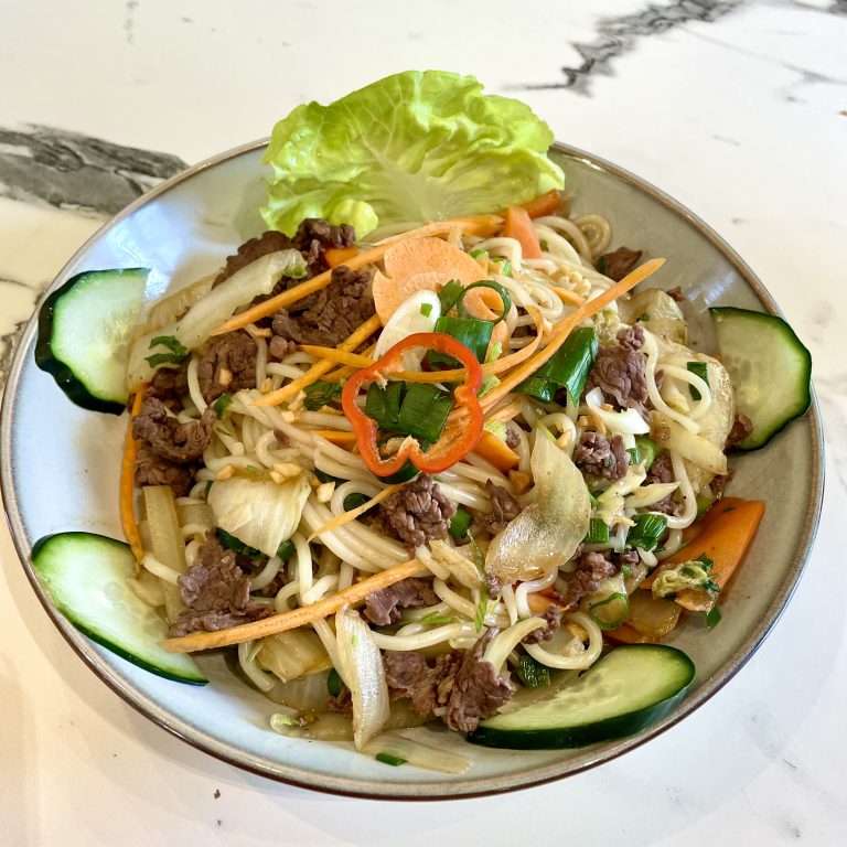 Pržene pirinčane nudle sa junetinom