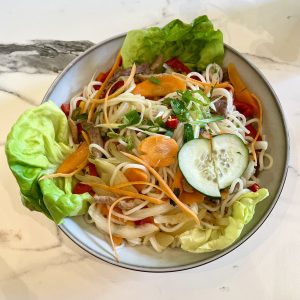 Pržene pirinčane nudle sa mesom